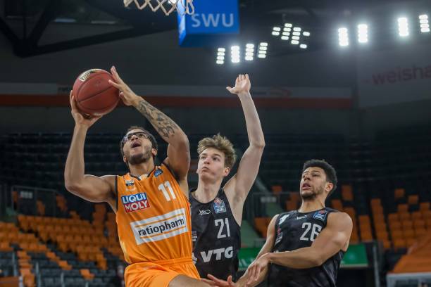 对阵上海申 对阵上海申